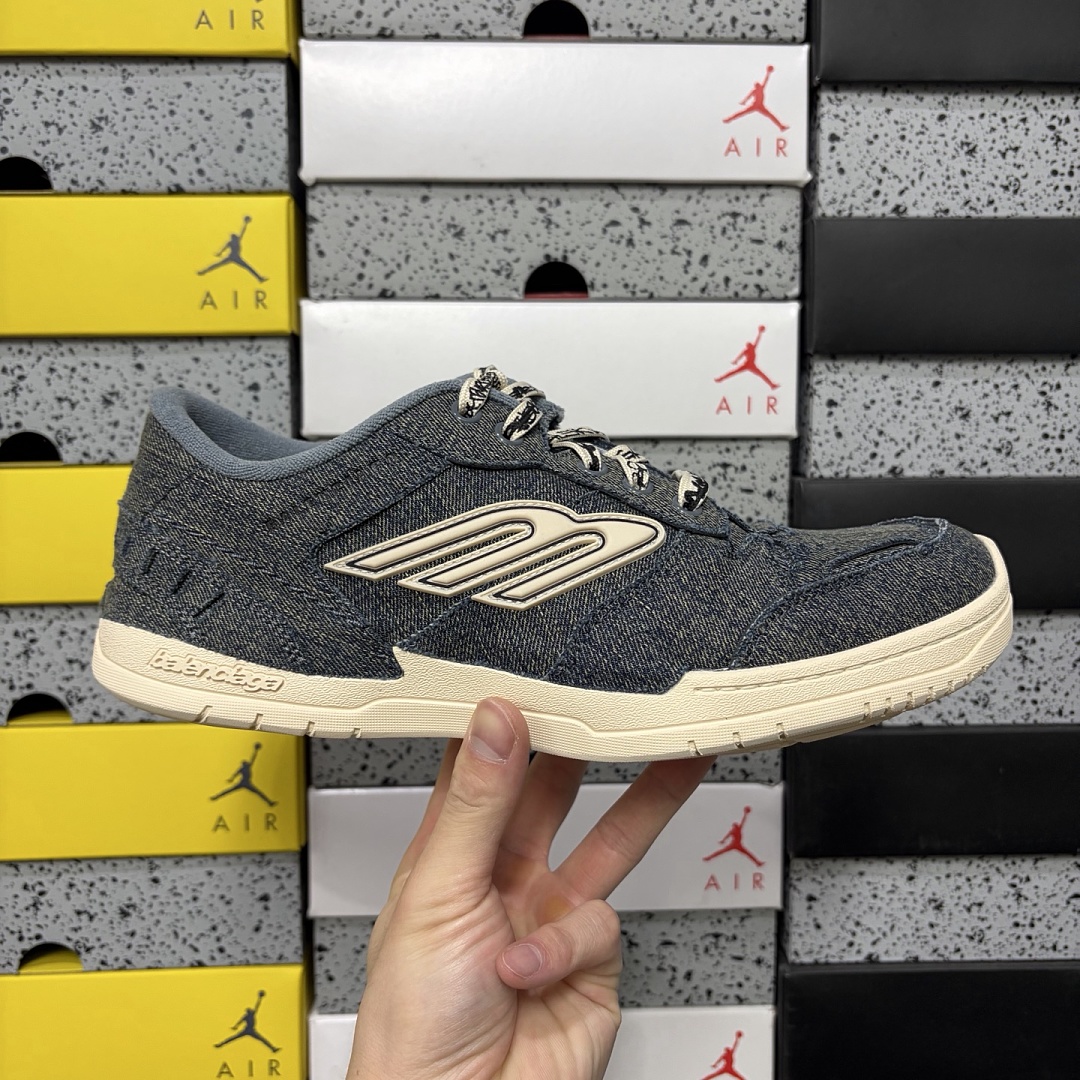Balenciaga Hamptons Sneakers 18 - Image 12