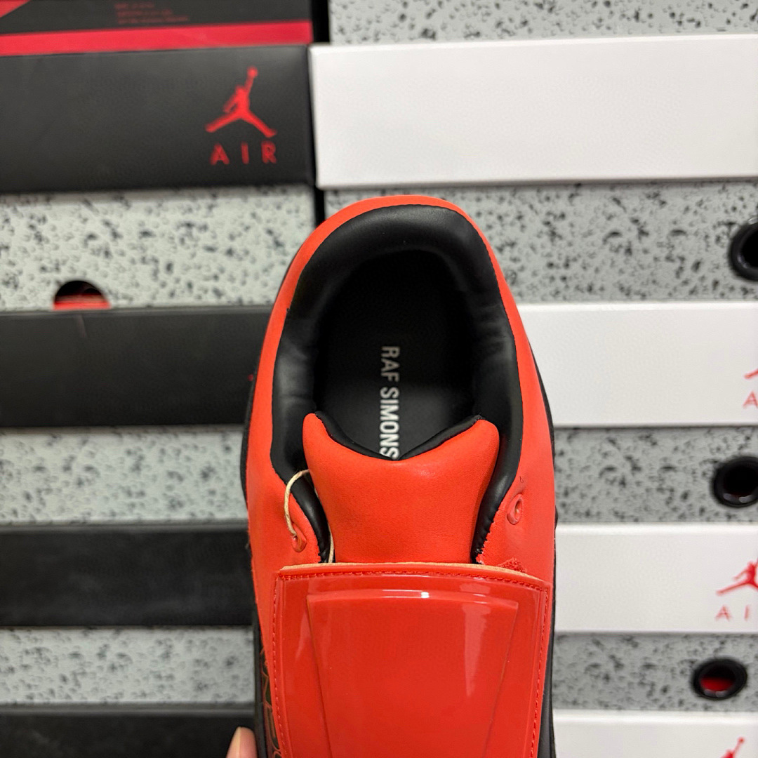 On Running Raf Simons Antei Low Top - Image 3