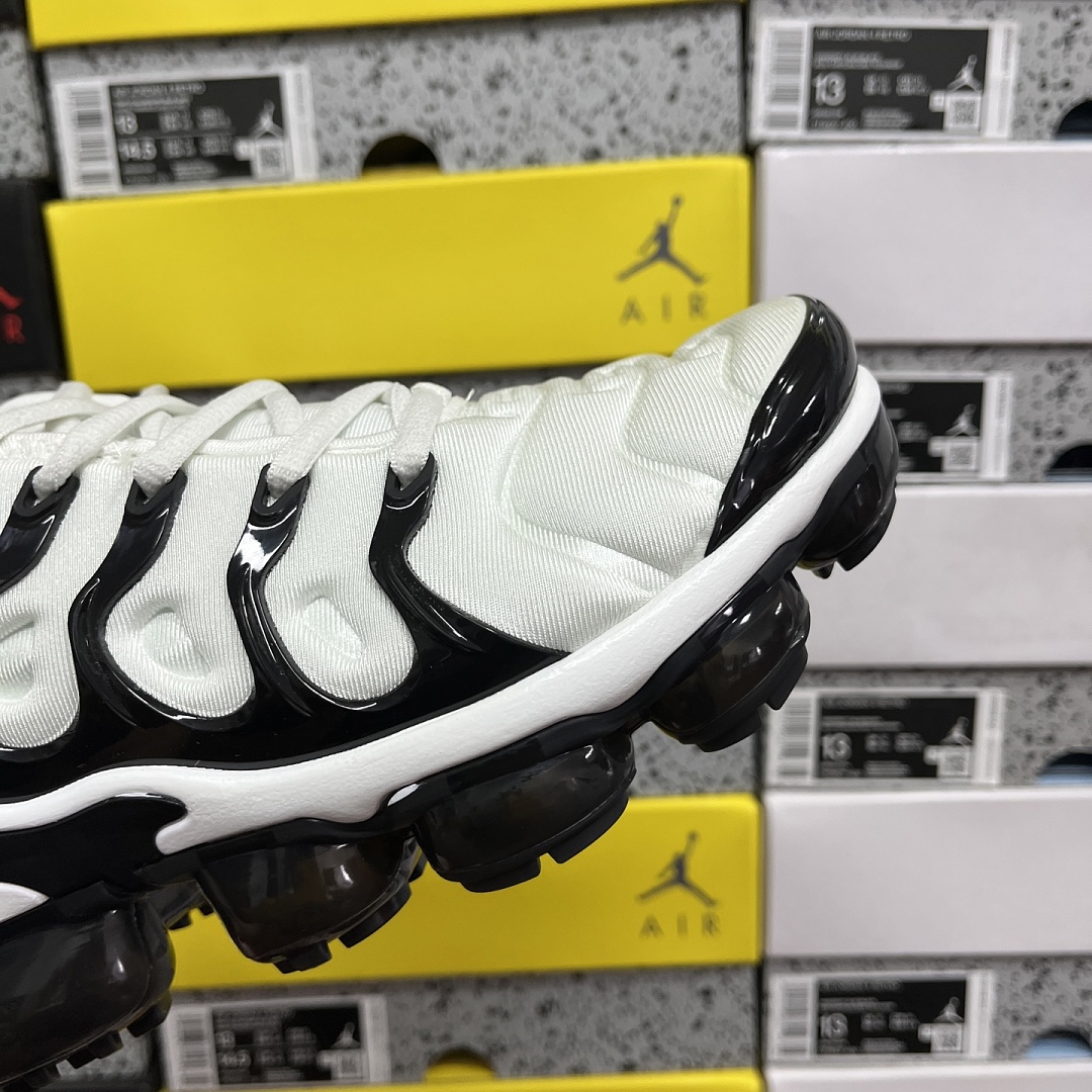 Nike Air VaporMax Plus - Image 4