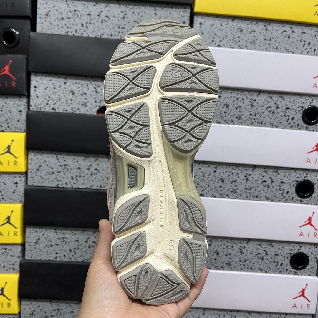 ASICS Gel-NYC Oyster (Grey) - Image 4