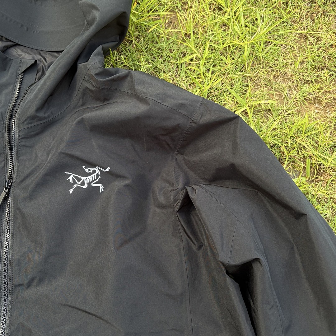 Arc'teryx Solano Hoodie Shell Jacket Black Hooded Windbreaker (Silver) - Image 3