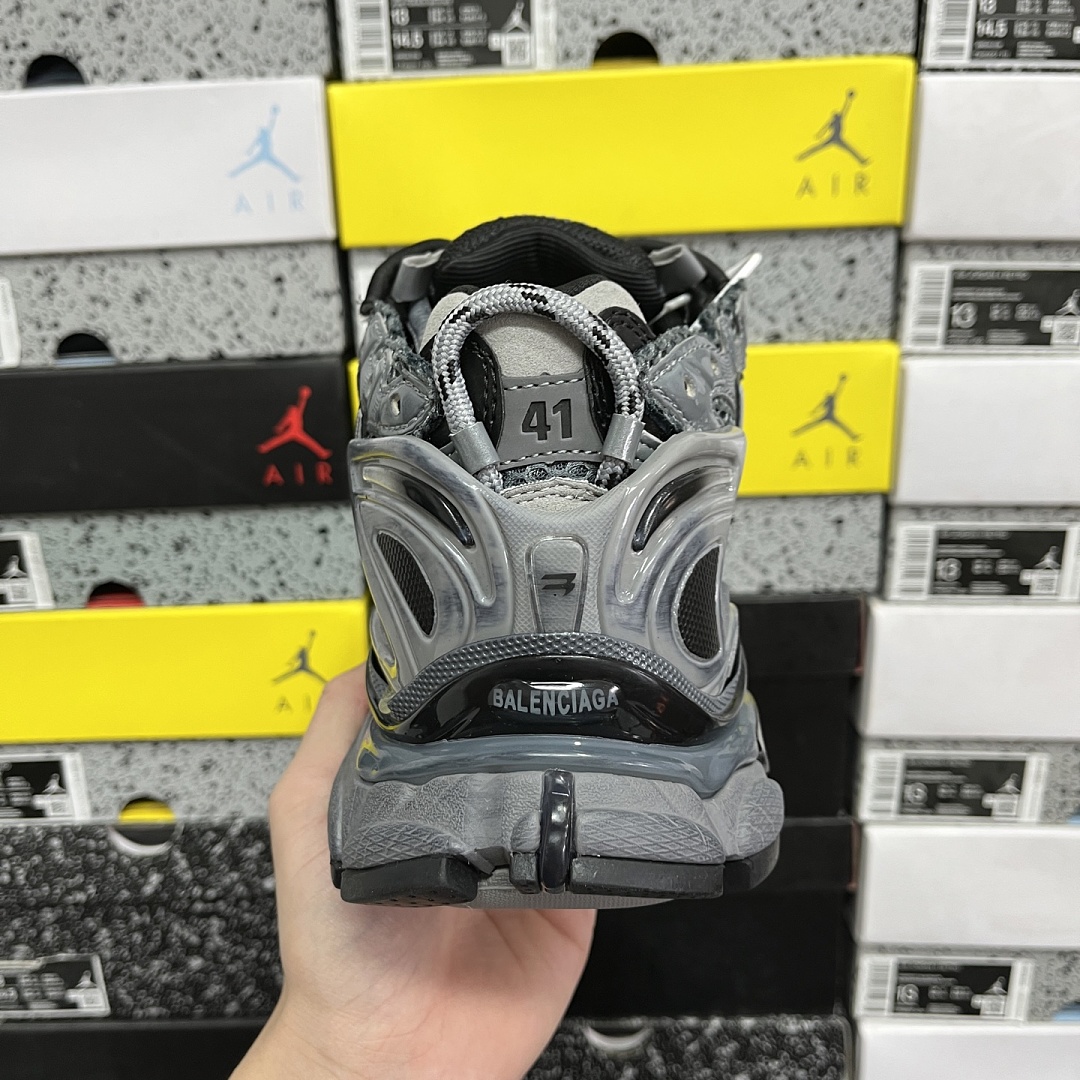 Balenciaga BLCG Runner 7.0 - Image 8