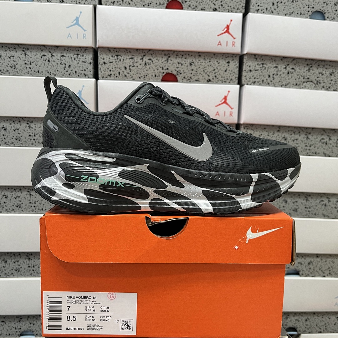 Nike Vomero 18 Anthracite Reflect (Silver)