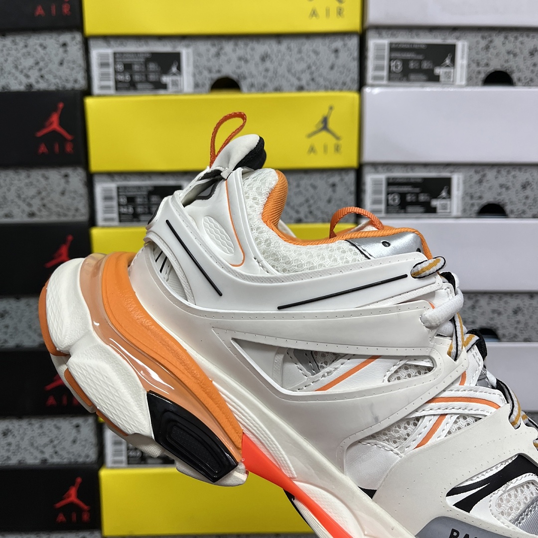 Balenciaga BLCG Track 3.0 - Image 4