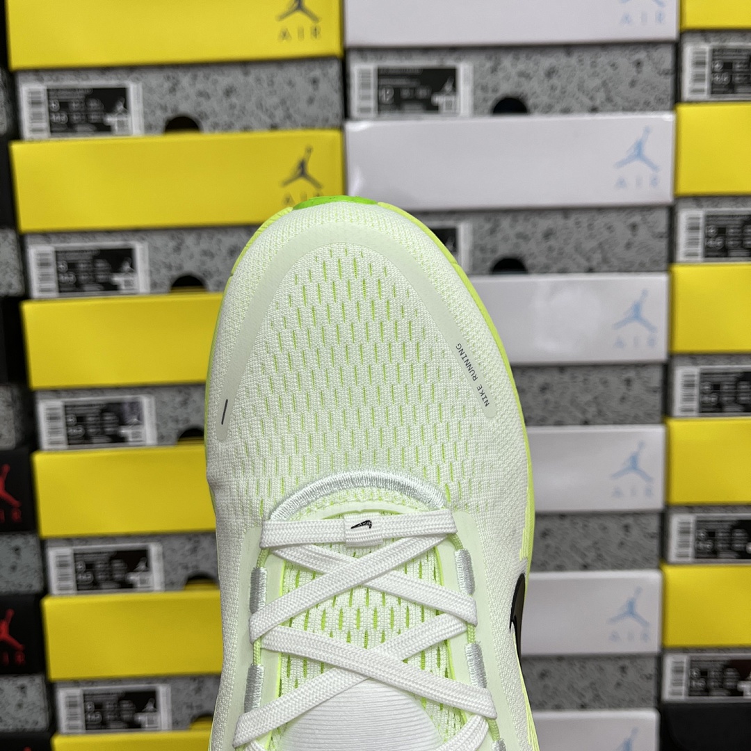 Nike Zoom Vomero - Image 2