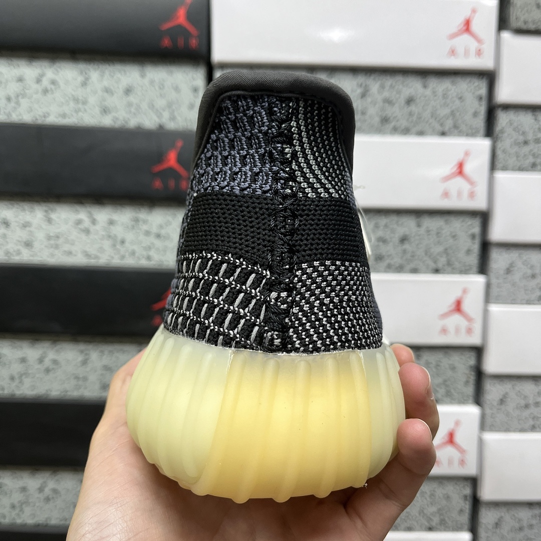 Adidas Yeezy Boost 350 V2 Carbon - Image 4