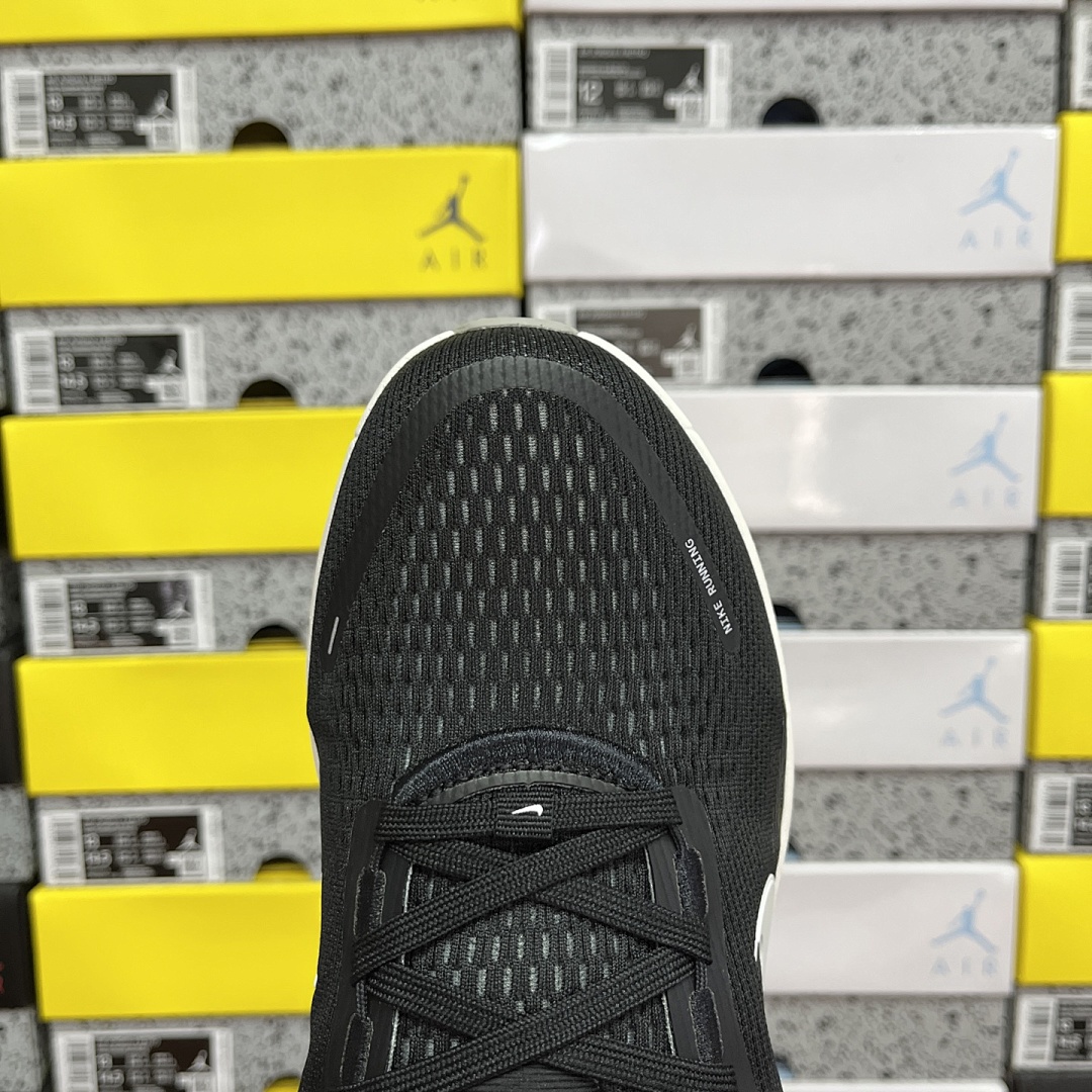 Nike Zoom Vomero - Image 8