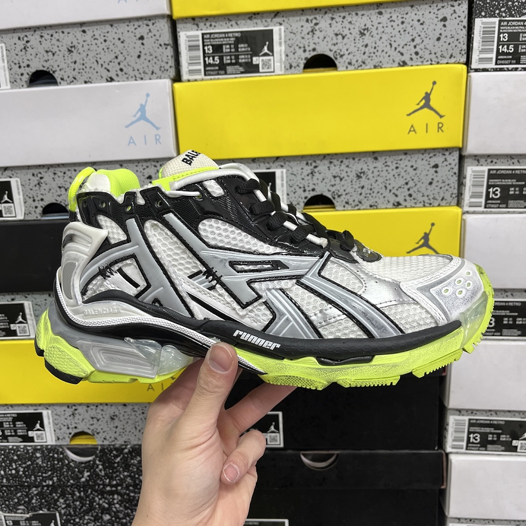 Balenciaga BLCG Runner 7.0 - Image 5