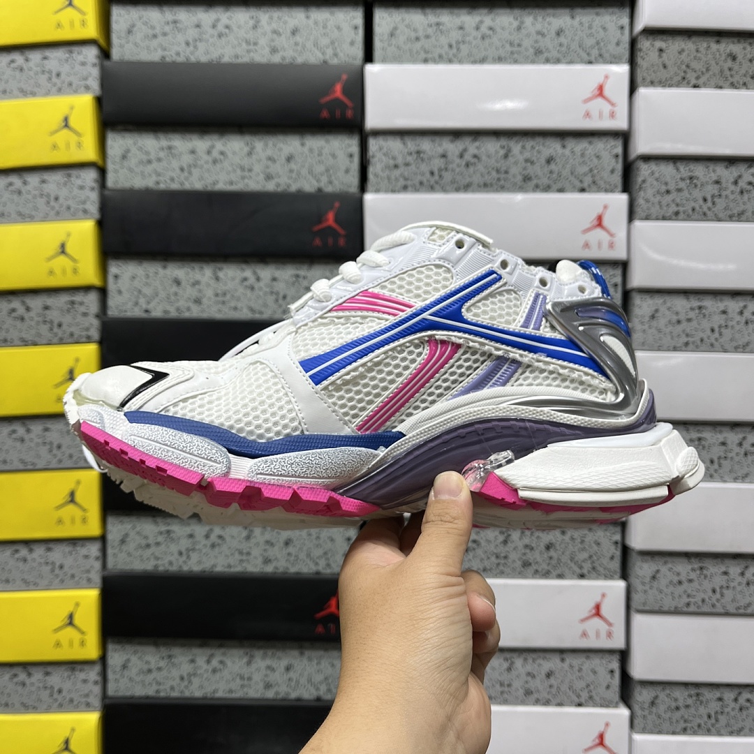 Balenciaga BLCG Runner 7.5 - Image 10