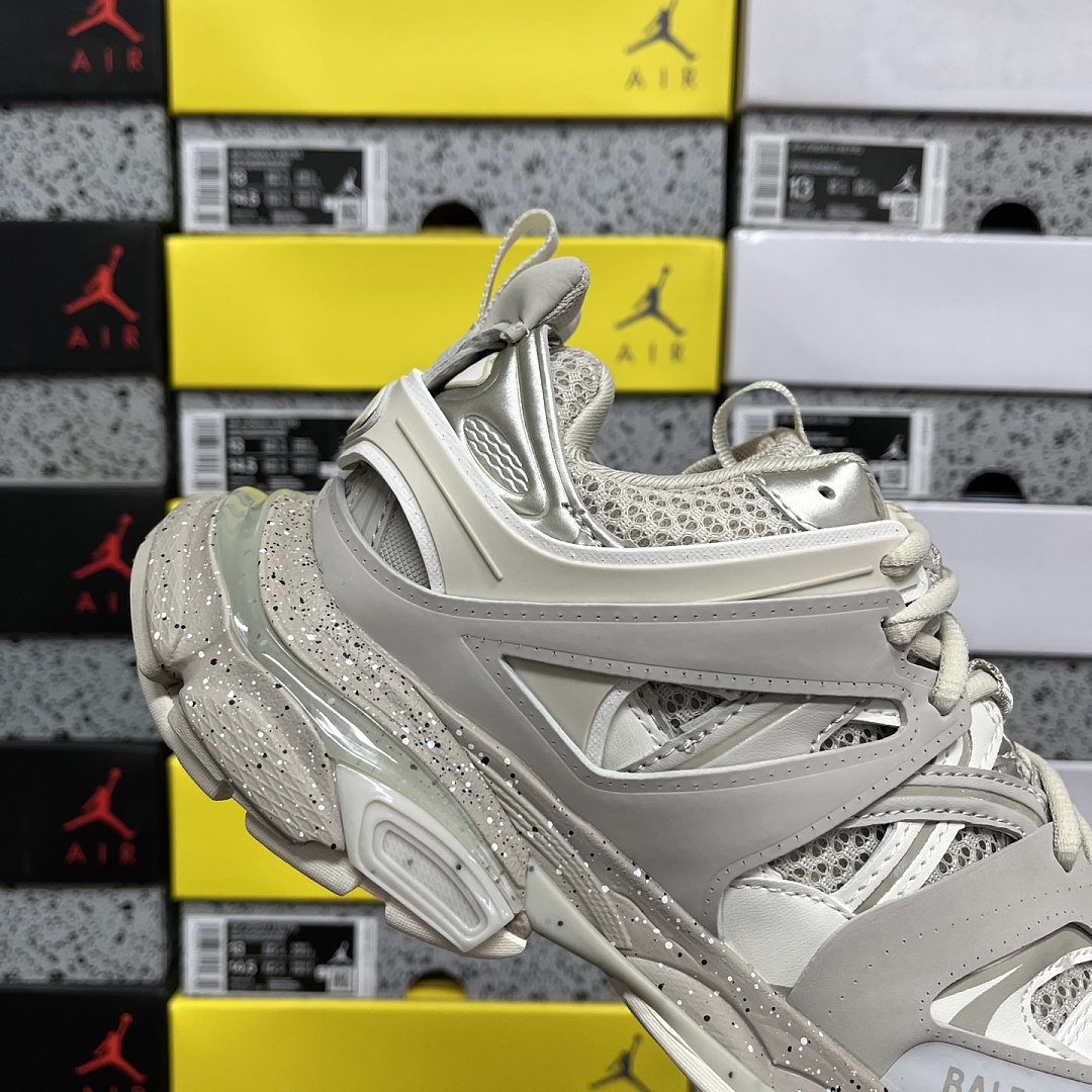 Balenciaga BLCG Track 3.0 - Image 3