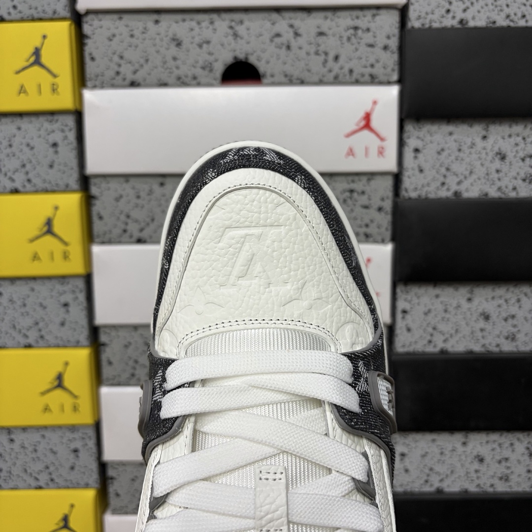 Louis Vuitton Trainer - Image 3
