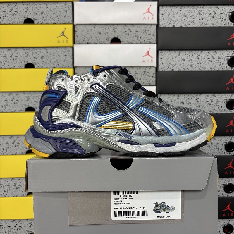 Balenciaga Runner 7.5