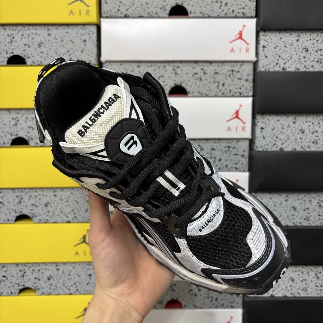 Balenciaga Runner LED 7.5 (Black White) - Image 5