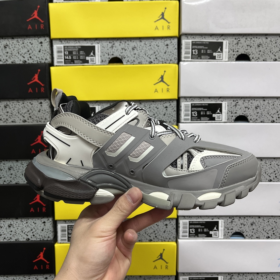 Balenciaga BLCG Track 3.0 - Image 9