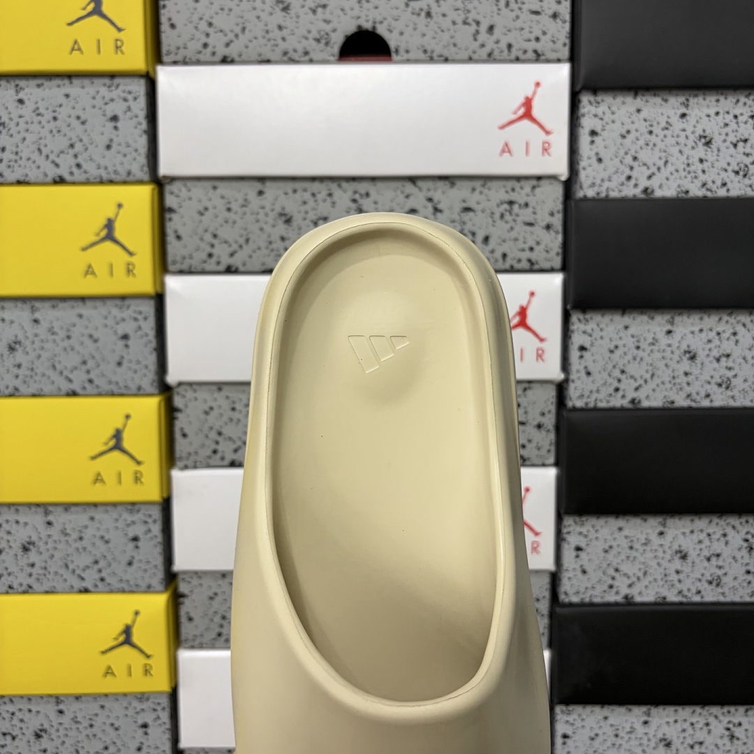 Adidas Yeezy Slide Bone Slides - Image 4