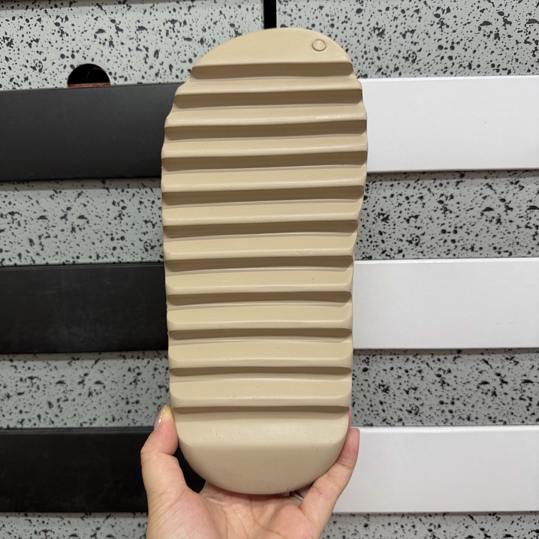 Adidas Slide/Foam Runner - Image 75