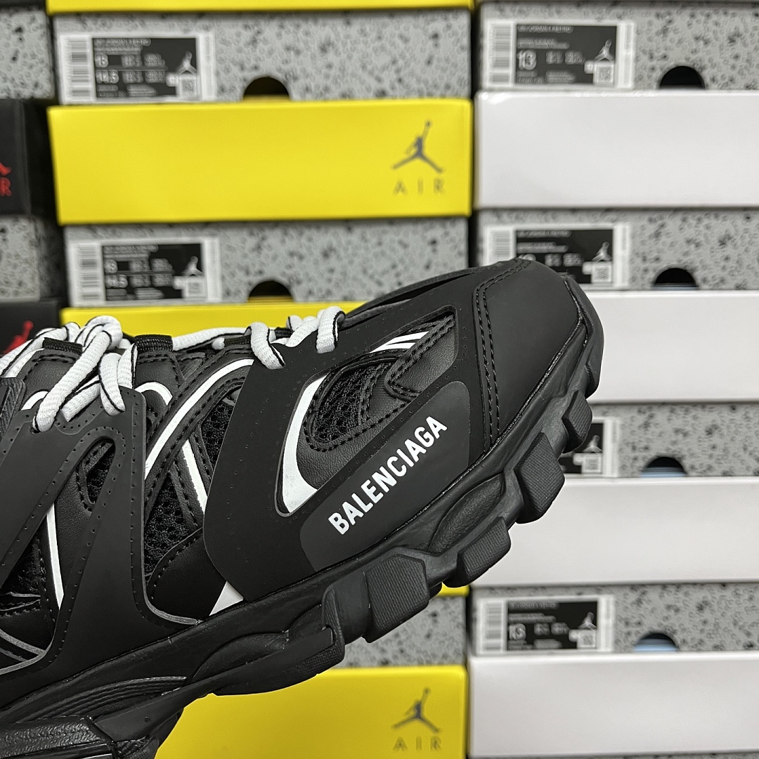 Balenciaga BLCG Track 3.0 - Image 5