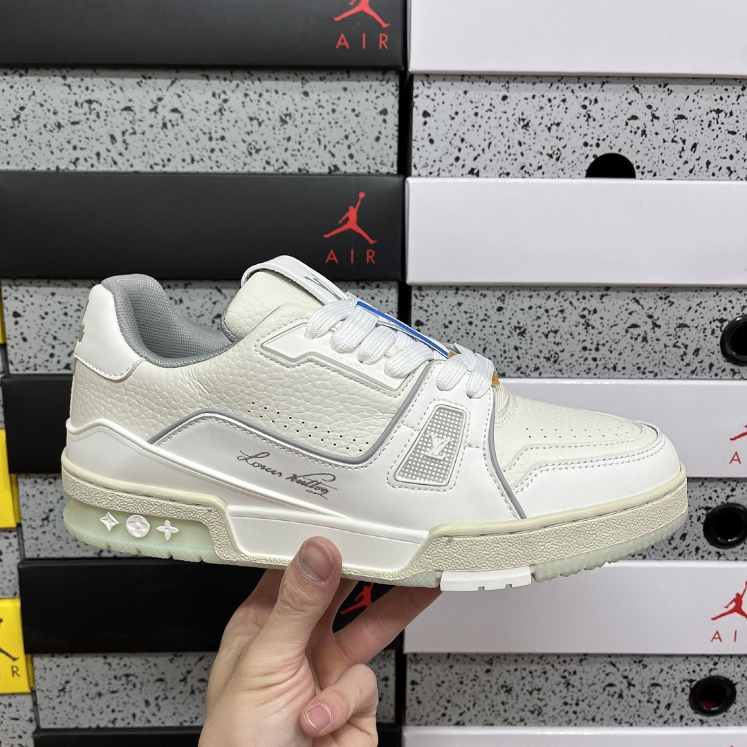 Louis Vuitton Trainer - Image 9