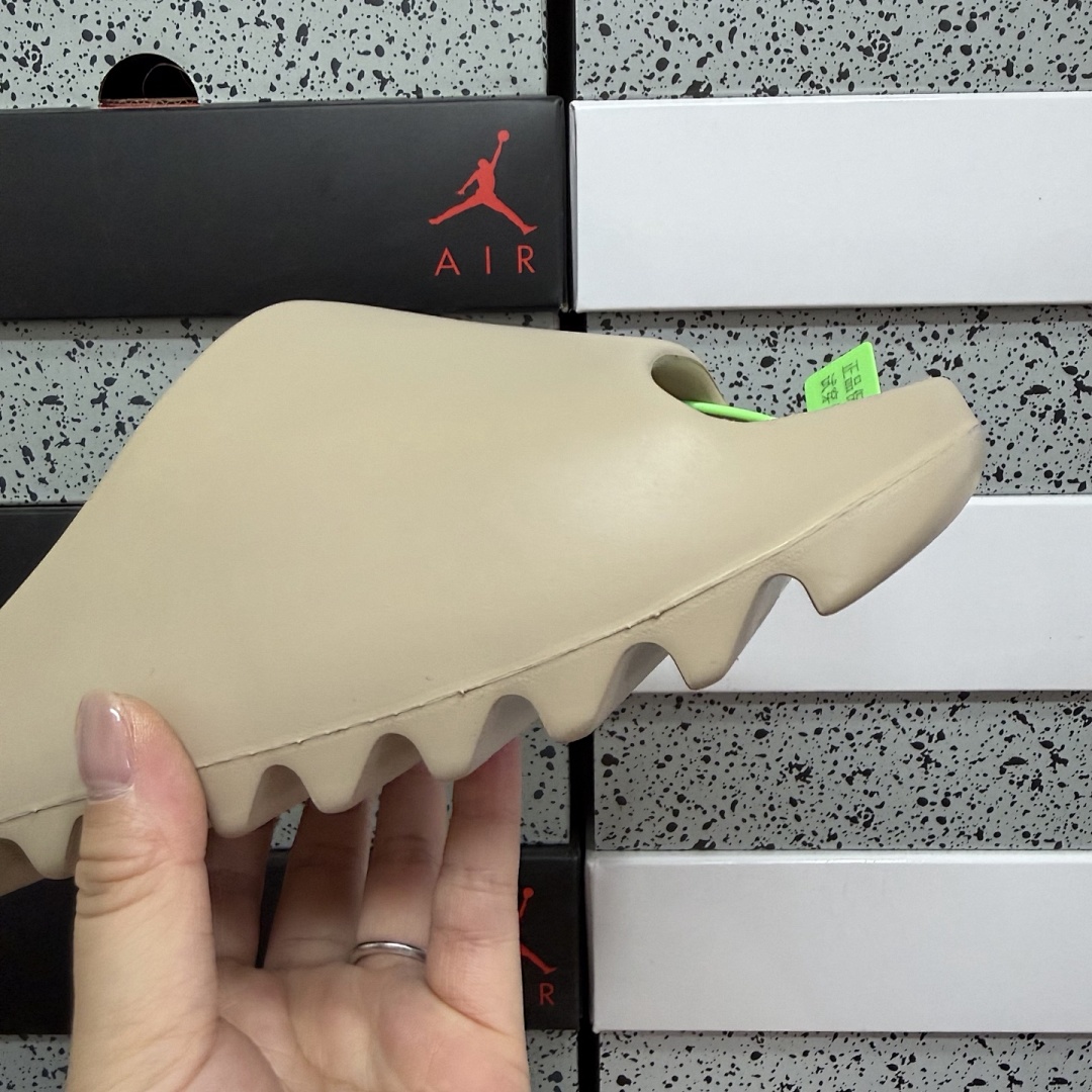 Adidas Slide/Foam Runner - Image 78