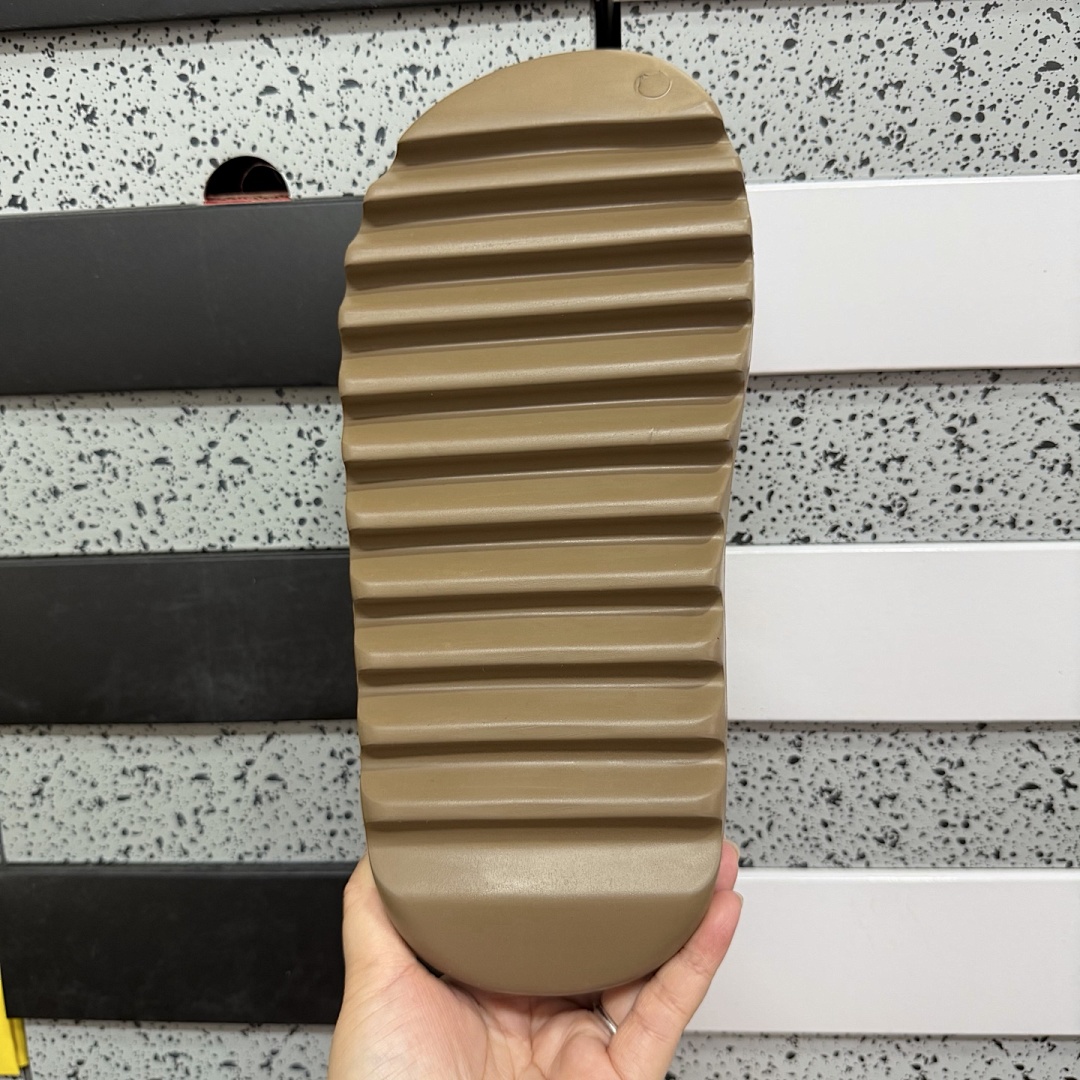 Adidas Slide/Foam Runner - Image 68