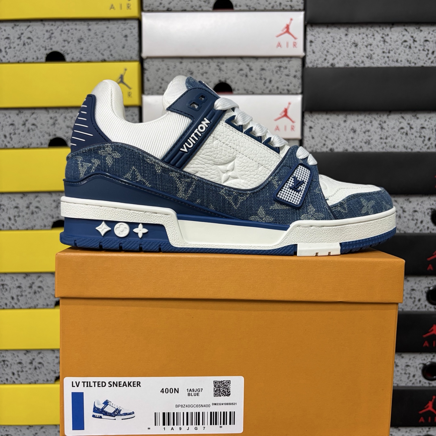 Louis Vuitton Trainer - Image 11