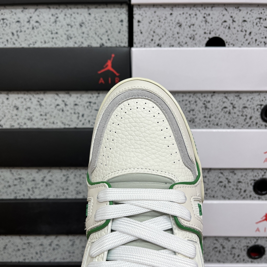 Louis Vuitton Trainer - Image 3