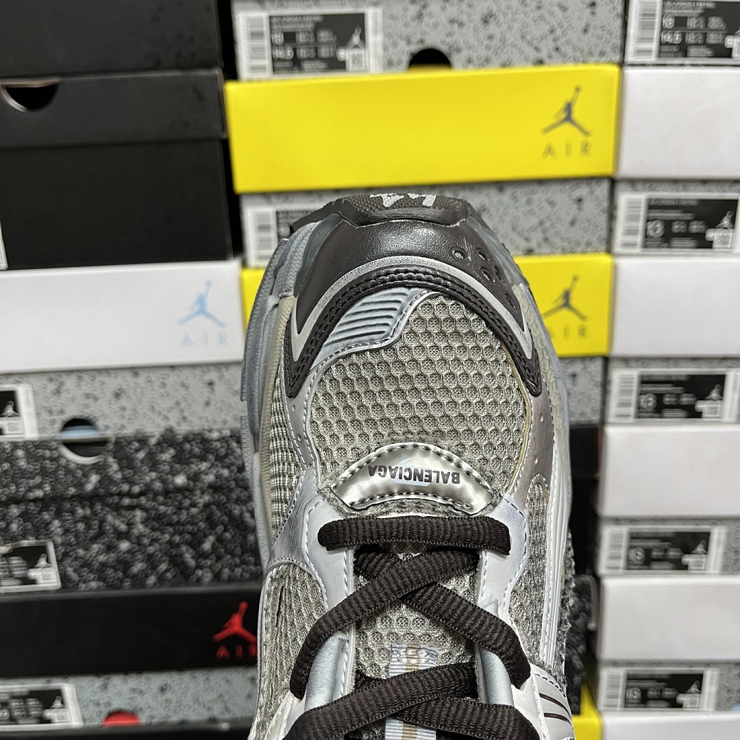 Balenciaga BLCG Runner 7.5 - Image 3