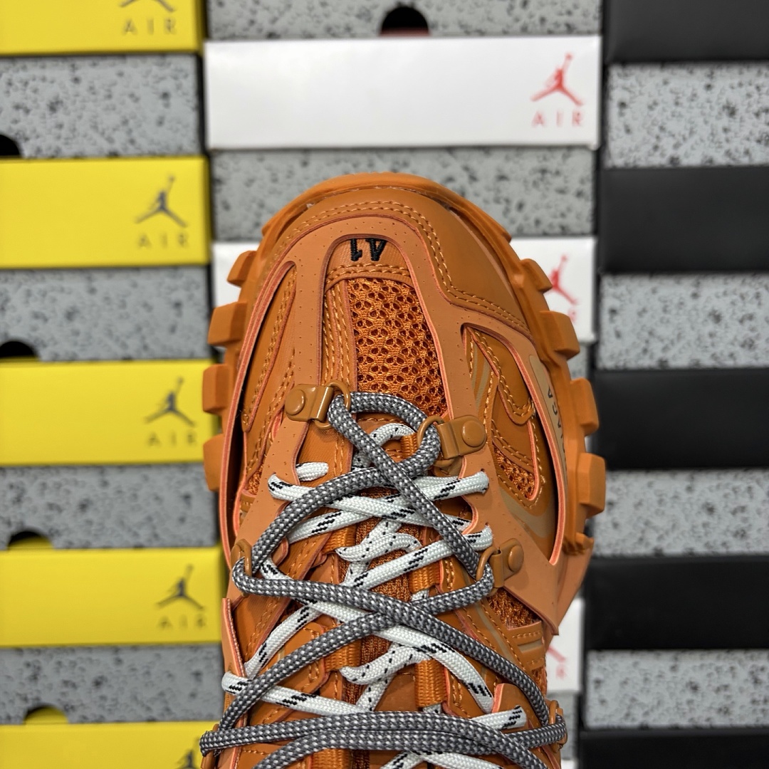 Balenciaga Track - Image 3
