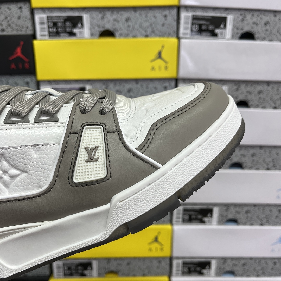 Louis Vuitton Trainer 1-06 - Image 3