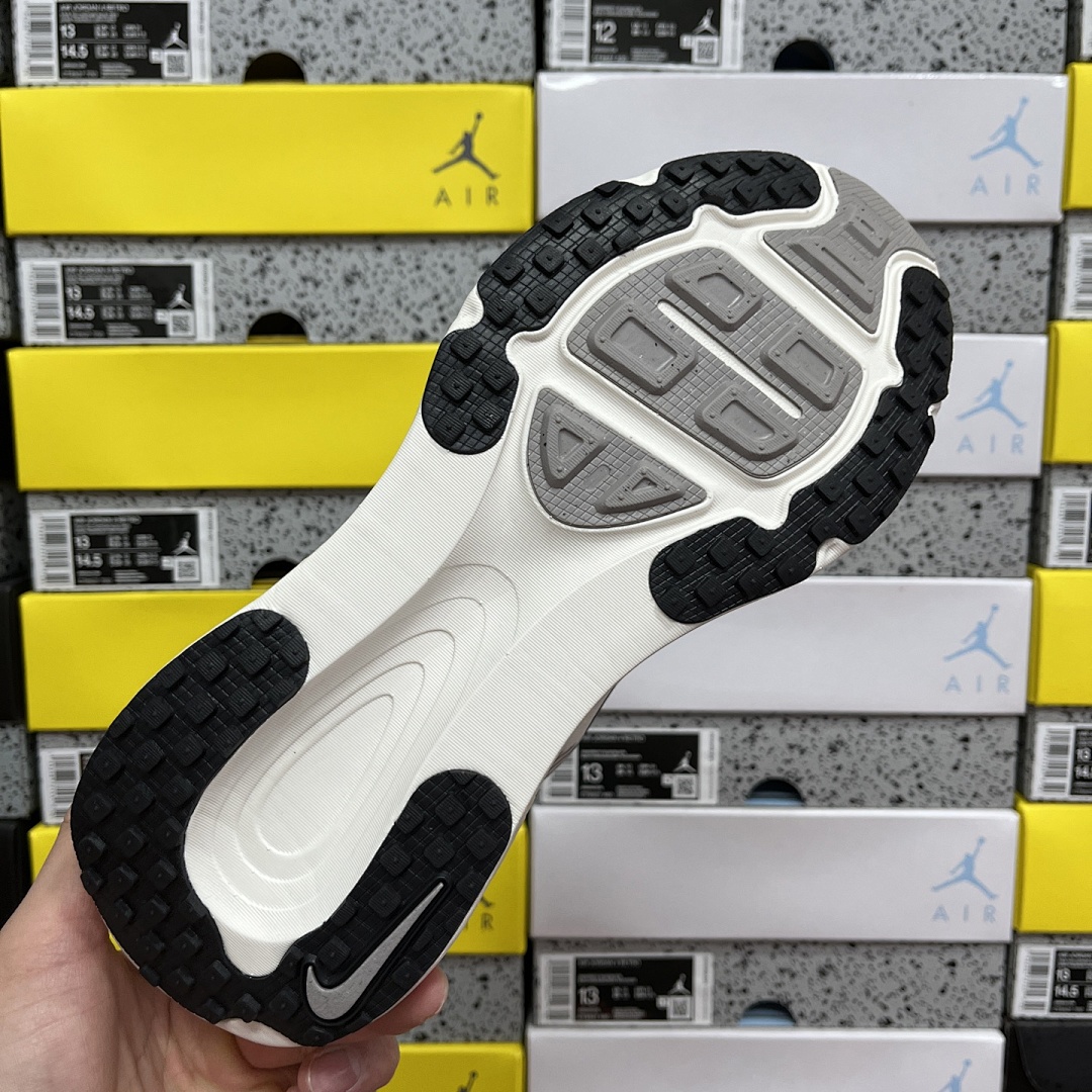 Nike Zoom Vomero - Image 9