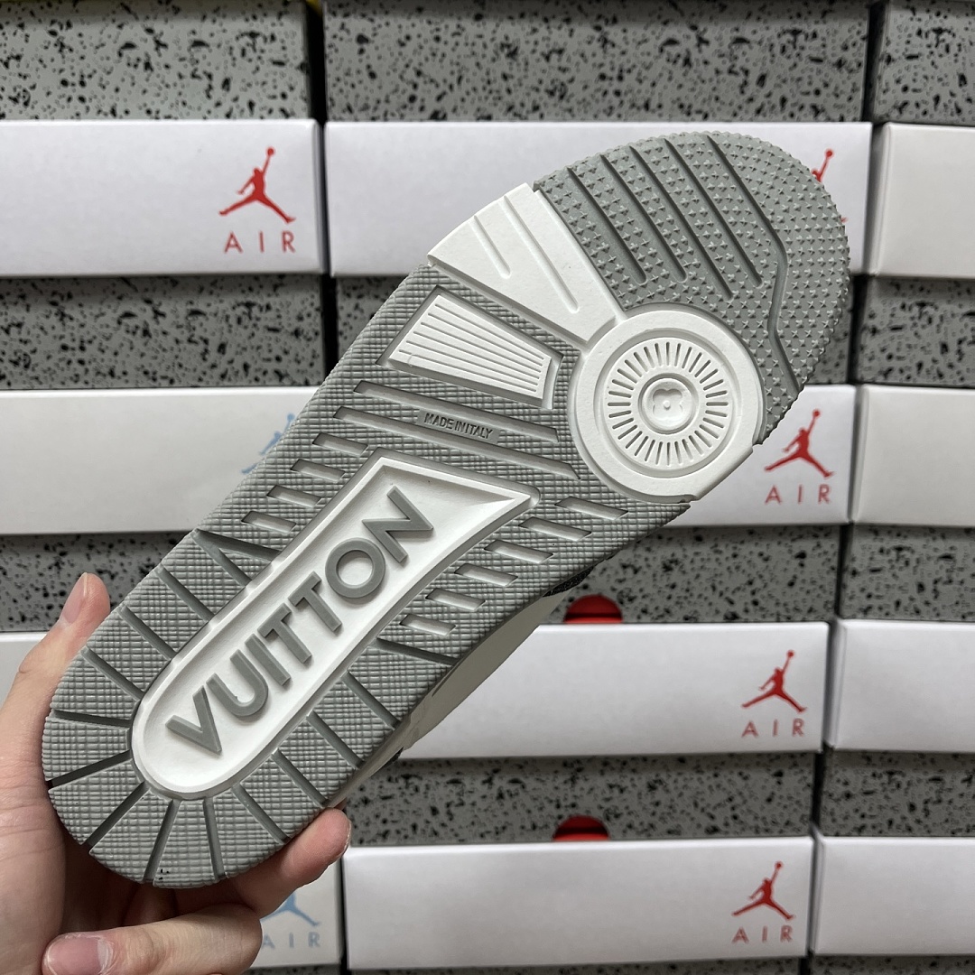 Louis Vuitton Trainer (Black White Grey) - Image 7