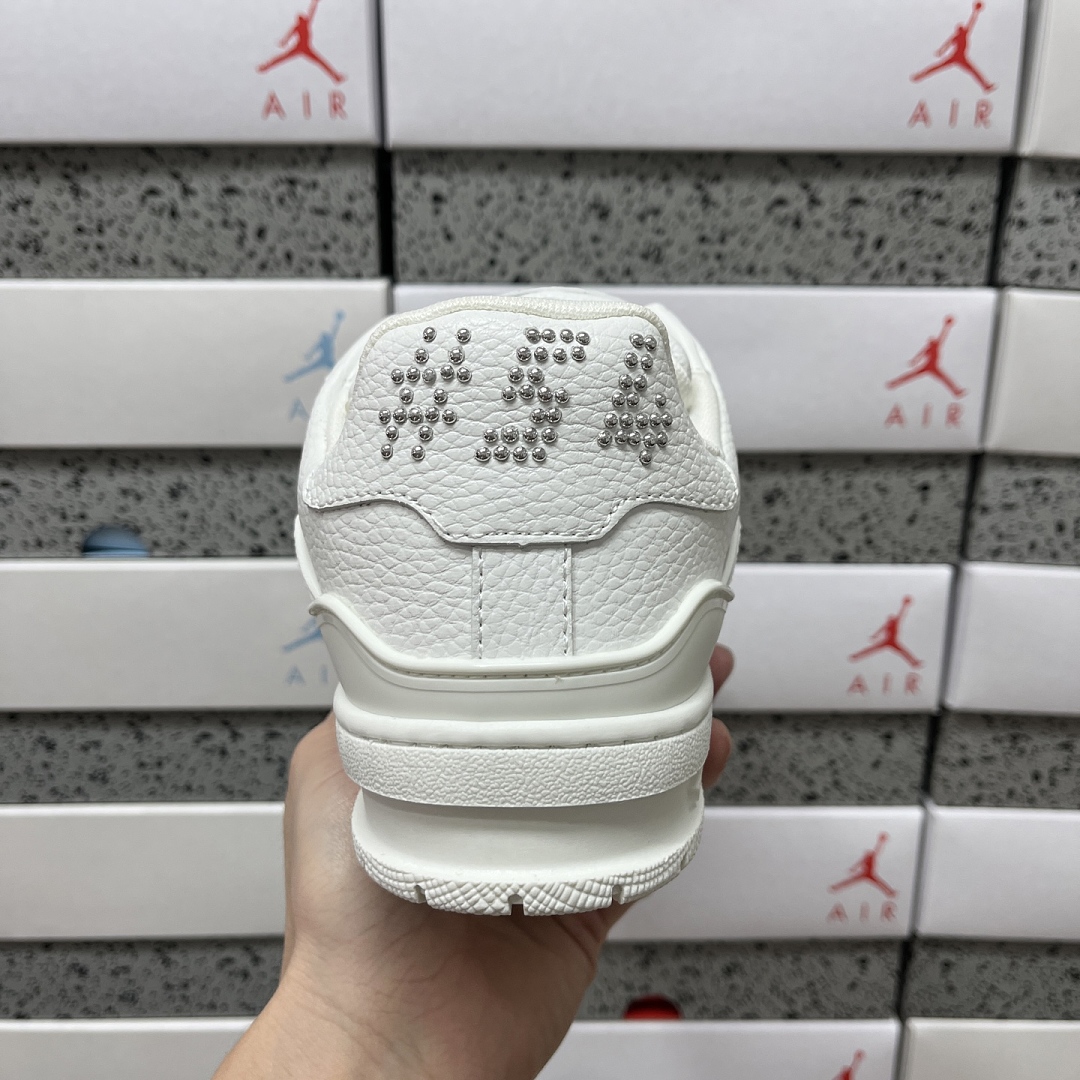 Louis Vuitton Trainer Rhinestone - Image 3