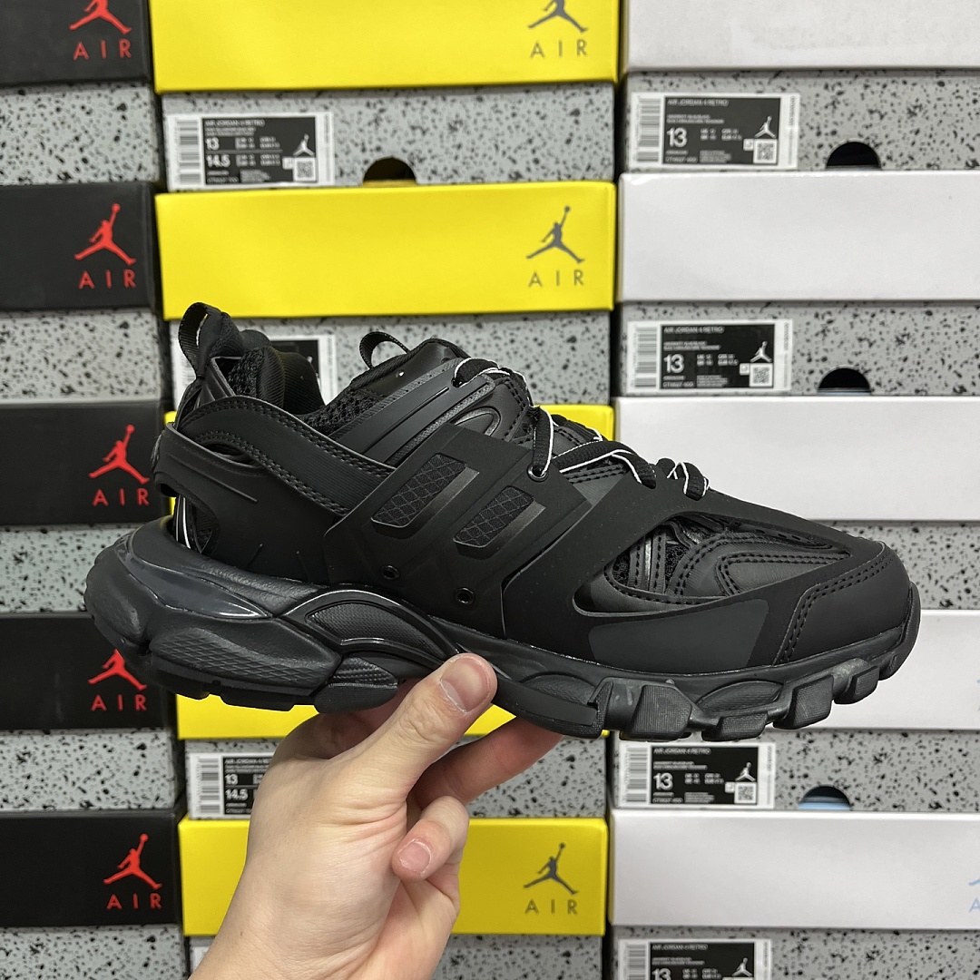 Balenciaga BLCG Track 3.0 - Image 9