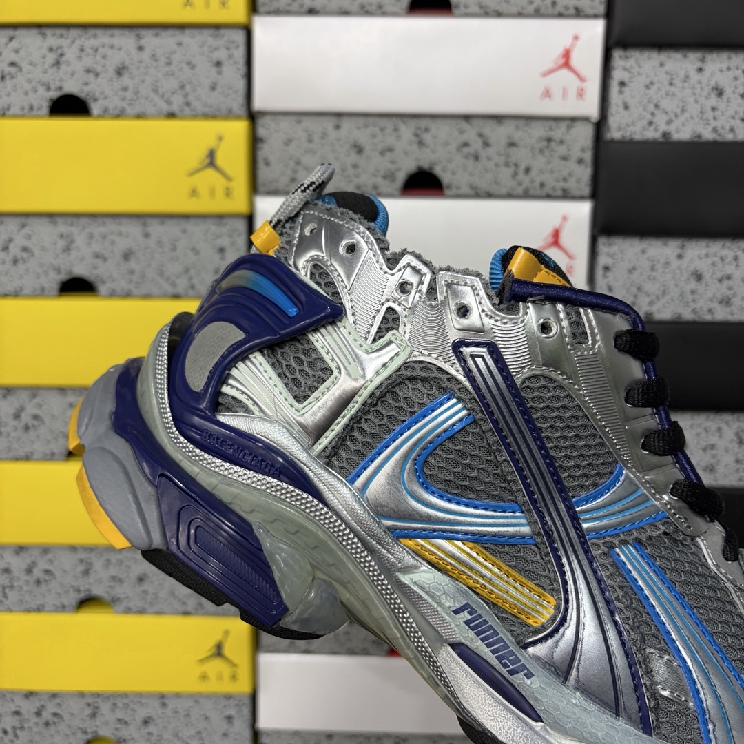 Balenciaga Runner 7.5 - Image 4