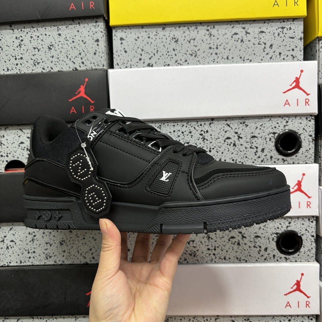 Louis Vuitton Trainer 1-17 - Image 5