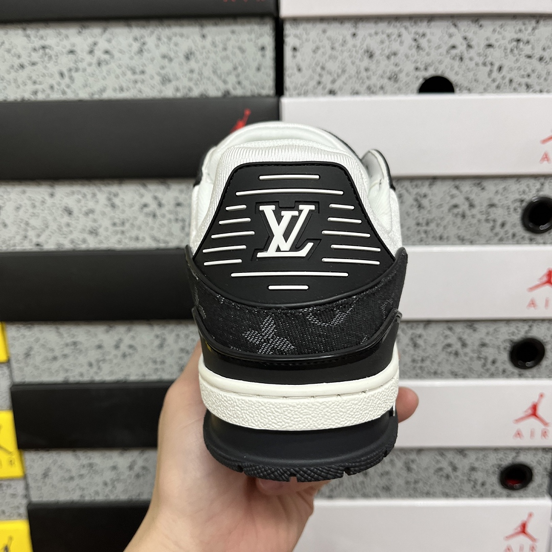 Louis Vuitton Trainer - Image 7