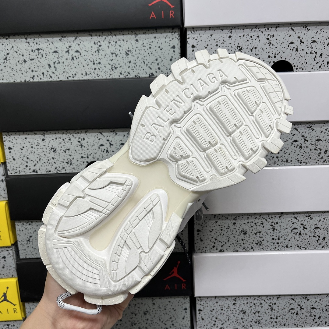 Balenciaga BLCG Track 3.0 - Image 10