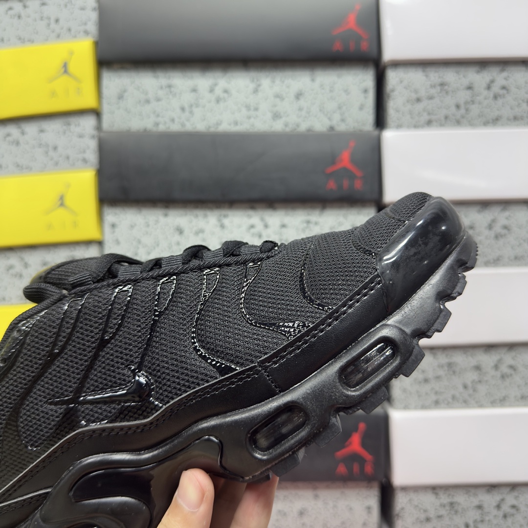 Nike Air Max Plus Triple Black 604133-050 - Image 3