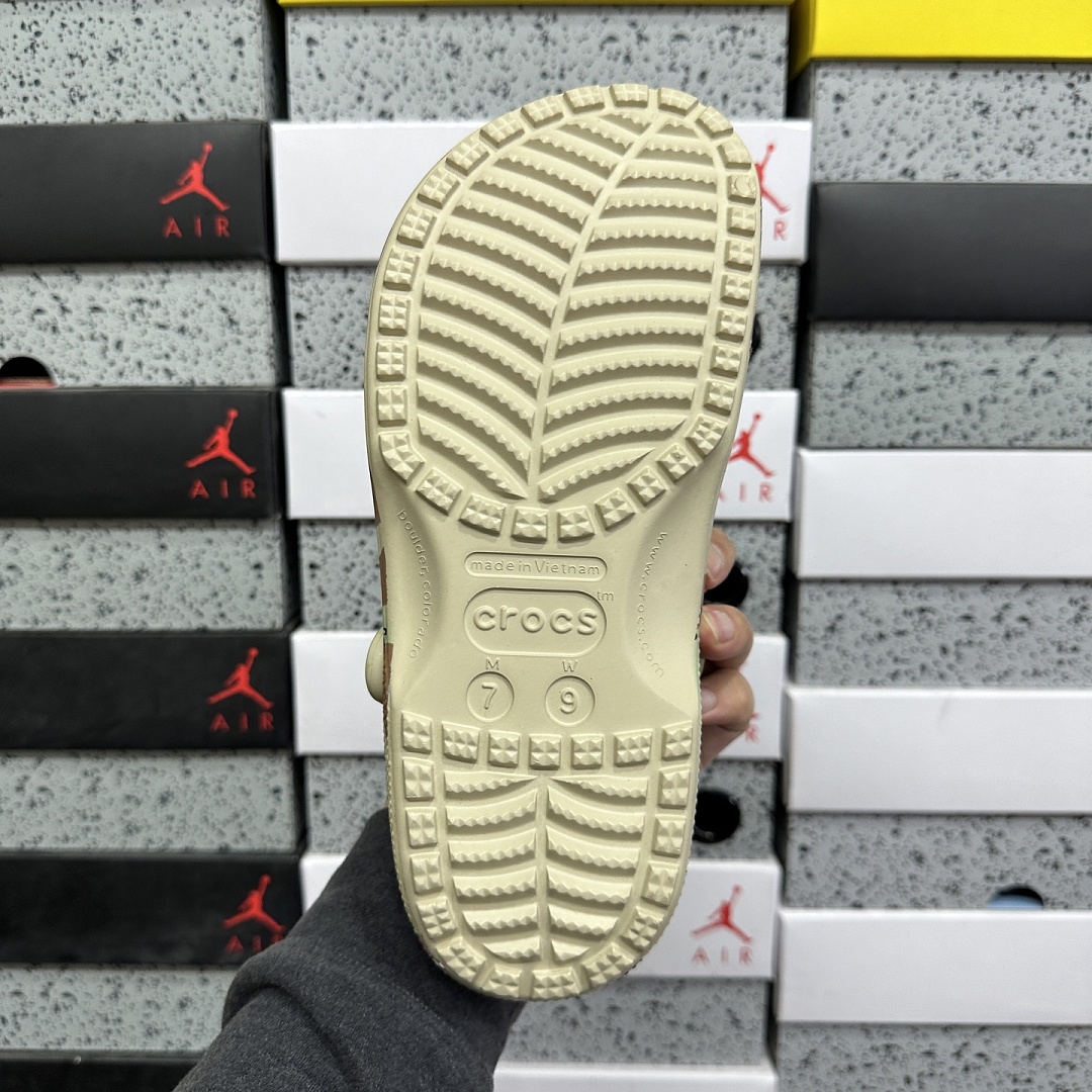 Crocs Classic Clog XLARGE Desert Camo Collab - Image 3