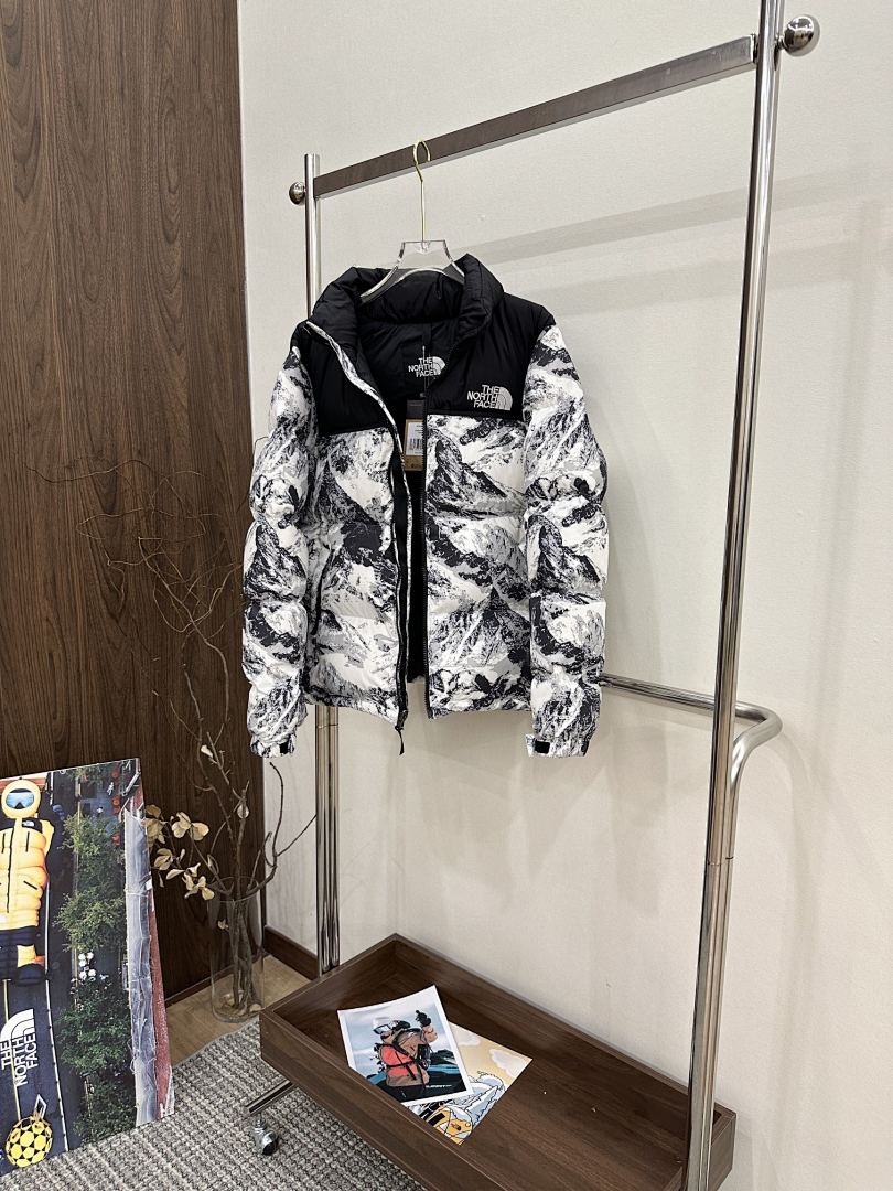 Chanel The North Face 1996 Retro Nuptse 700 Fill Packable Jacket - Image 59