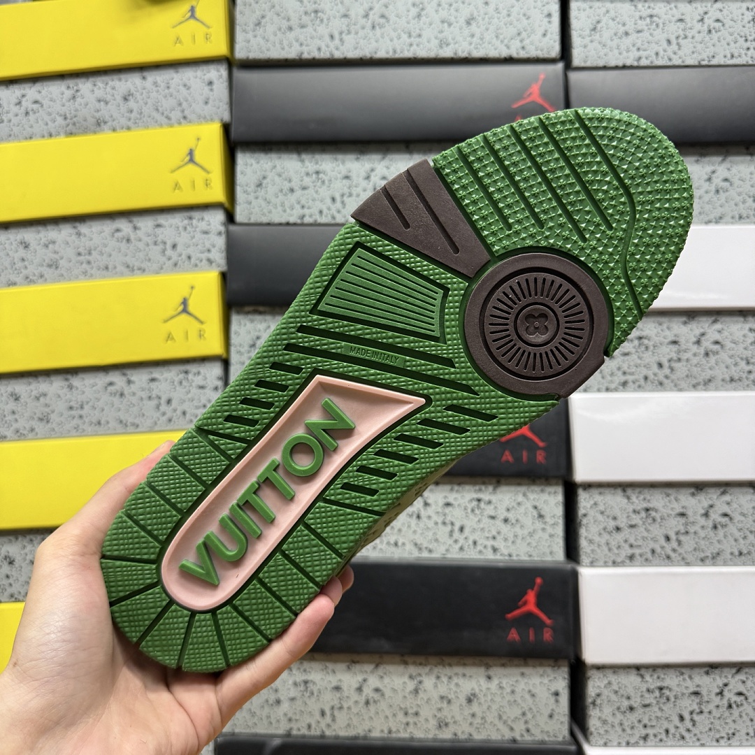 Louis Vuitton Trainer V2-20 - Image 8