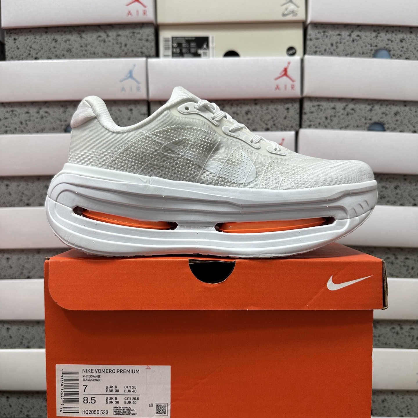 Nike Vomero Premium HQ2050-533 - Image 11