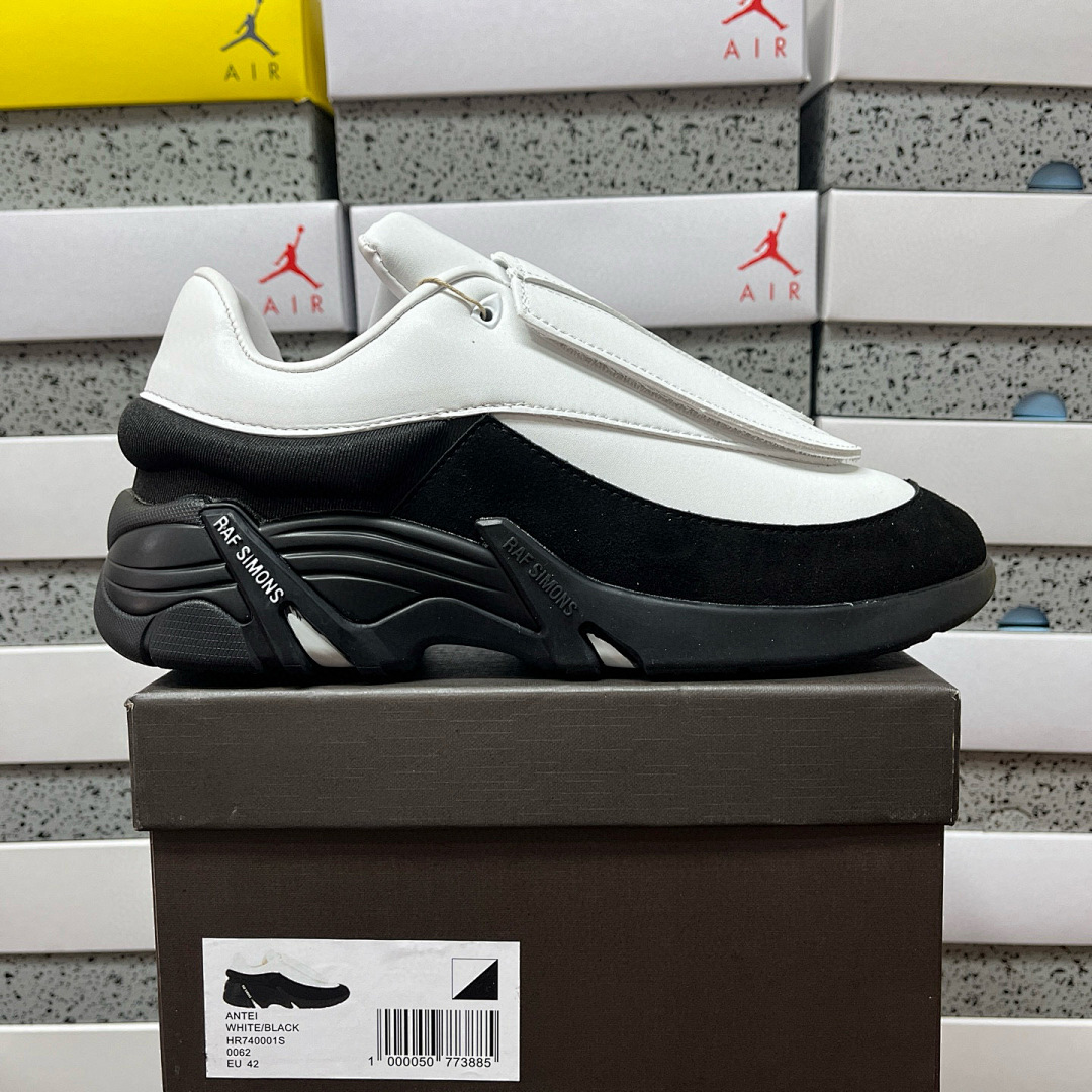 On Running Raf Simons Antei Low Top
