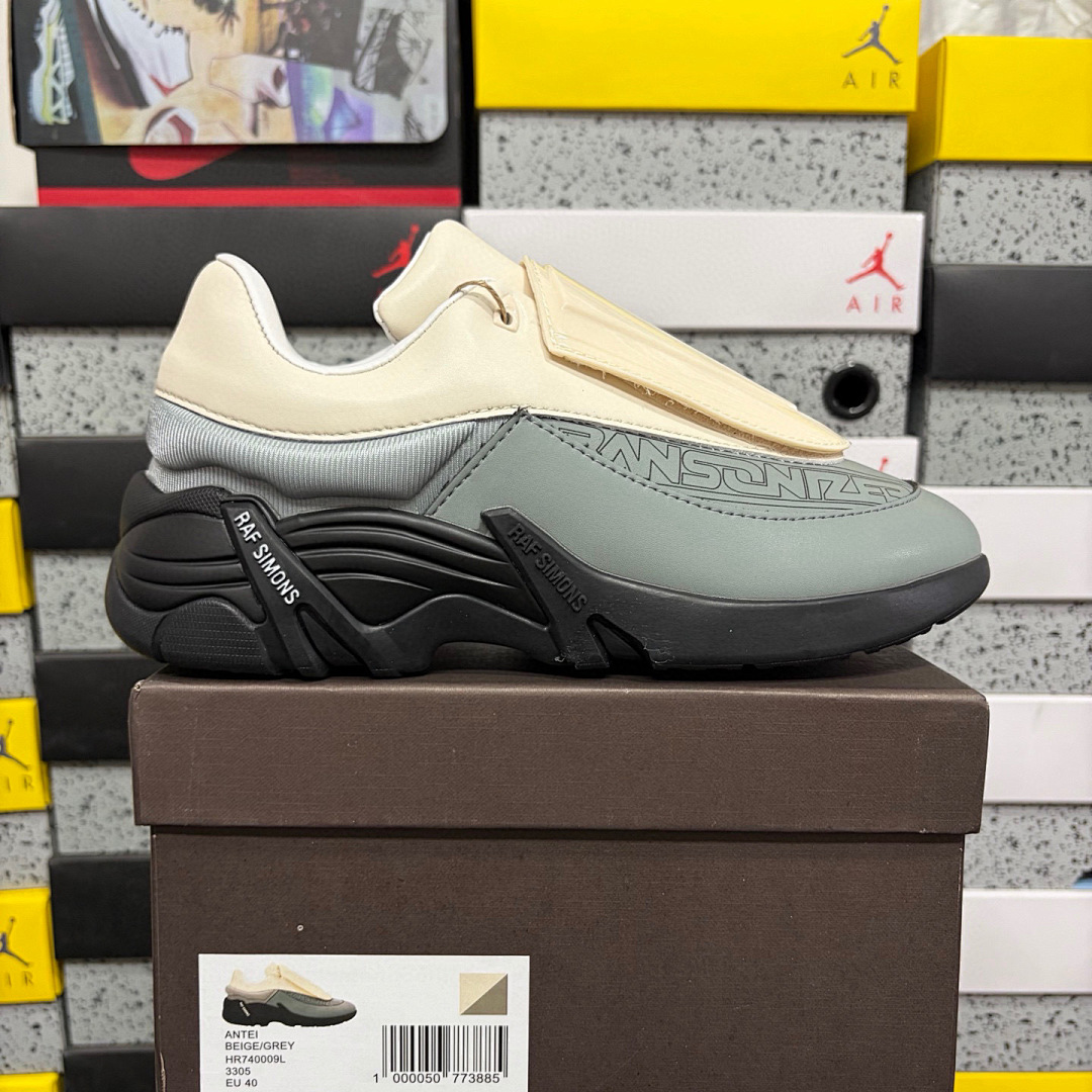 On Running Raf Simons Antei Low Top
