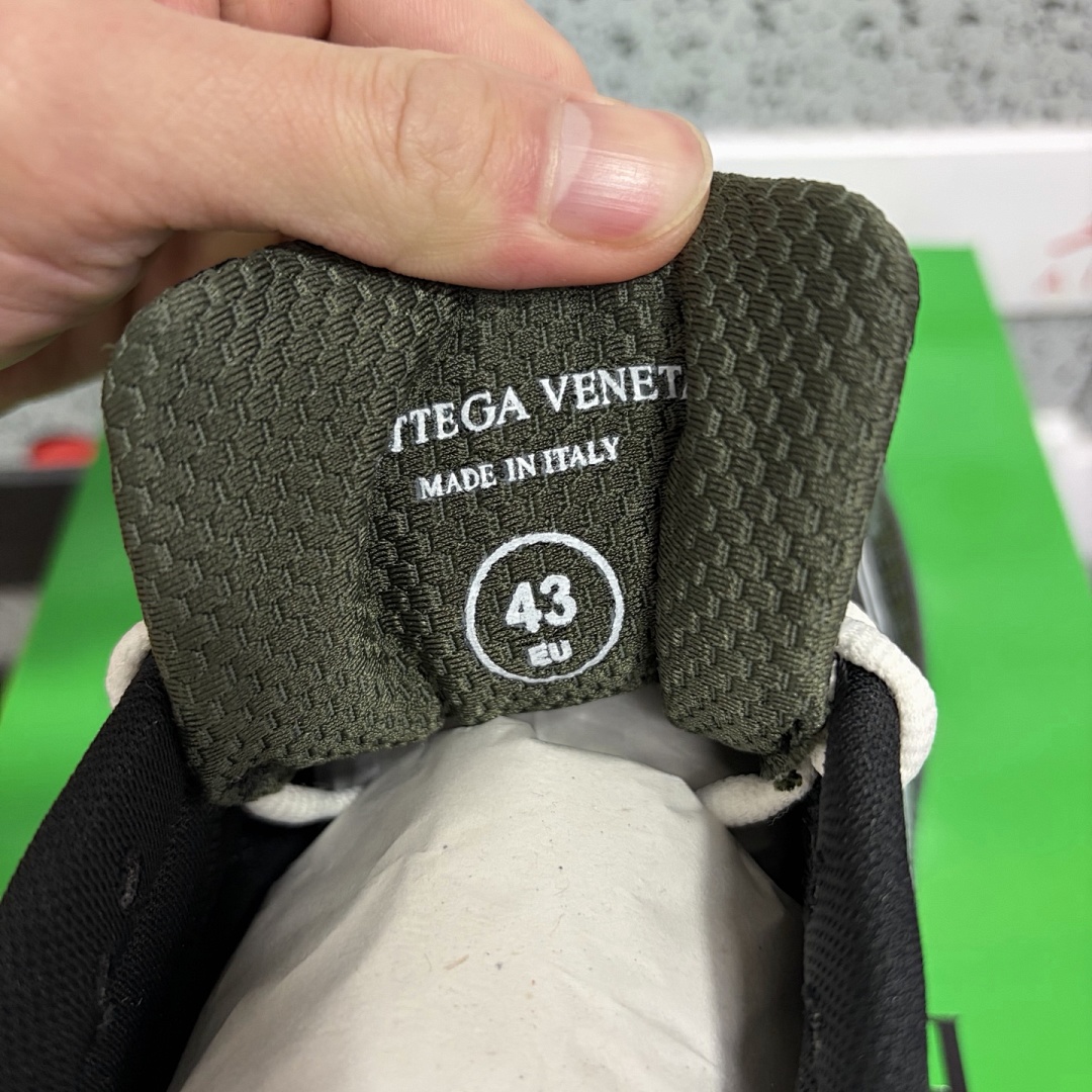 Bottega Veneta Orbit Dark Green BV - Image 3