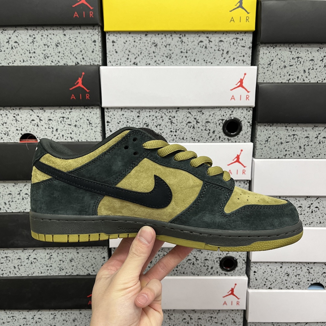 Nike SB Dunk Low Supreme Camper (Green 94) - Image 4