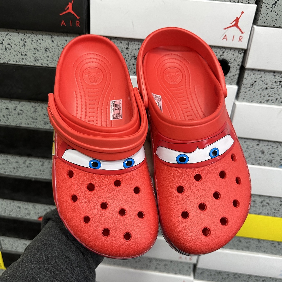 Crocs Classic Clog Lightning McQueen Collab - Image 10