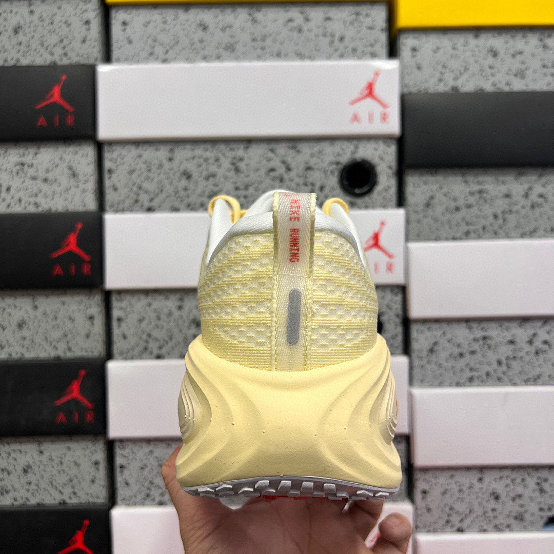 Nike Vomero Plus - Image 2