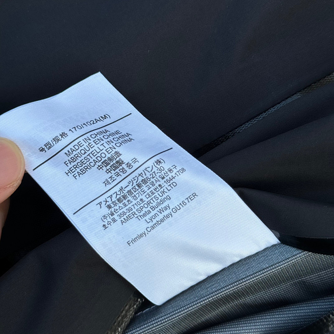 Arc'teryx Beta Jacket (Black) - Image 6