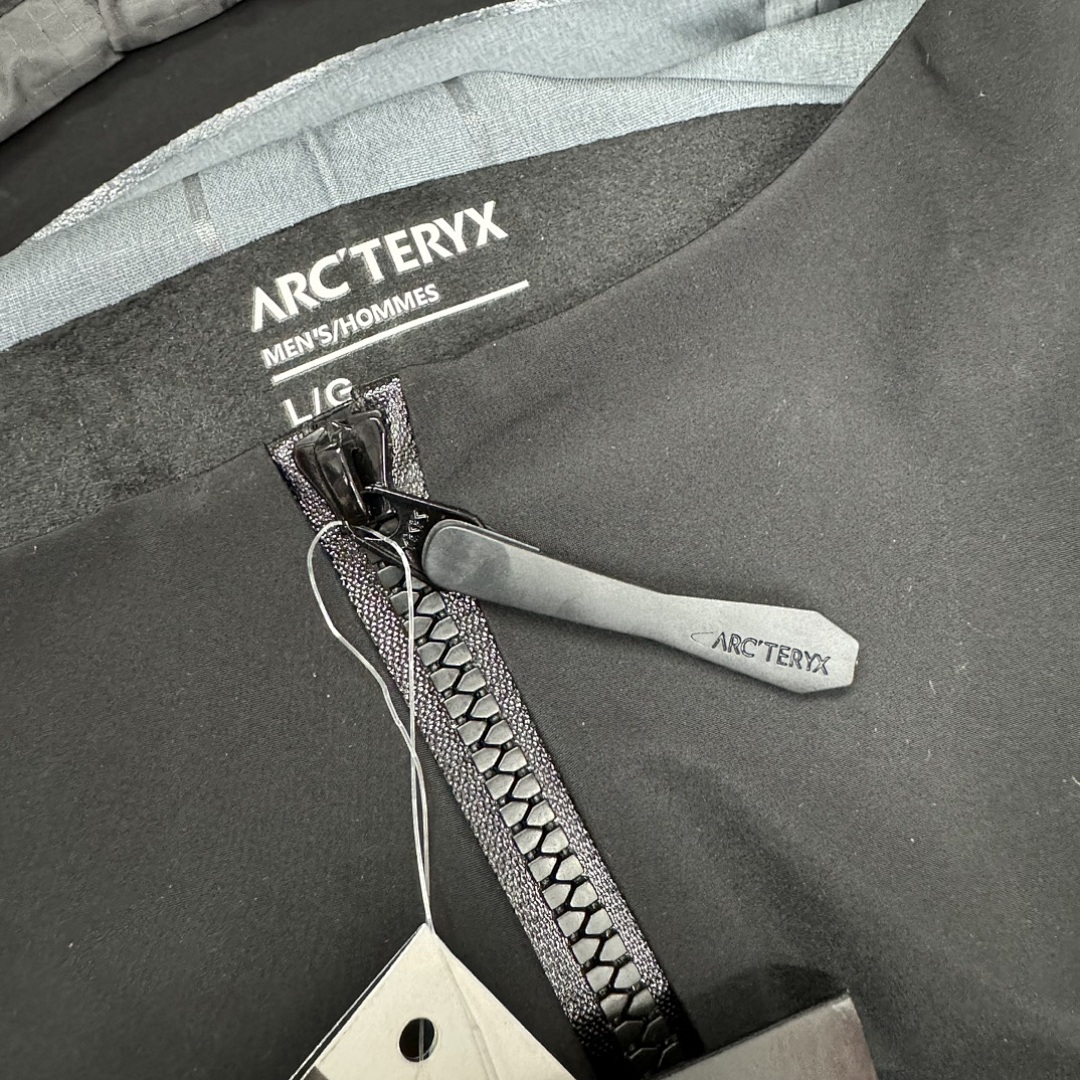 Arc'teryx Alpha Jacket 6 24K Gen (Black SV) - Image 32
